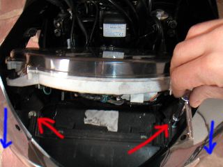 Dépose du phare et extraction du tête de fourche